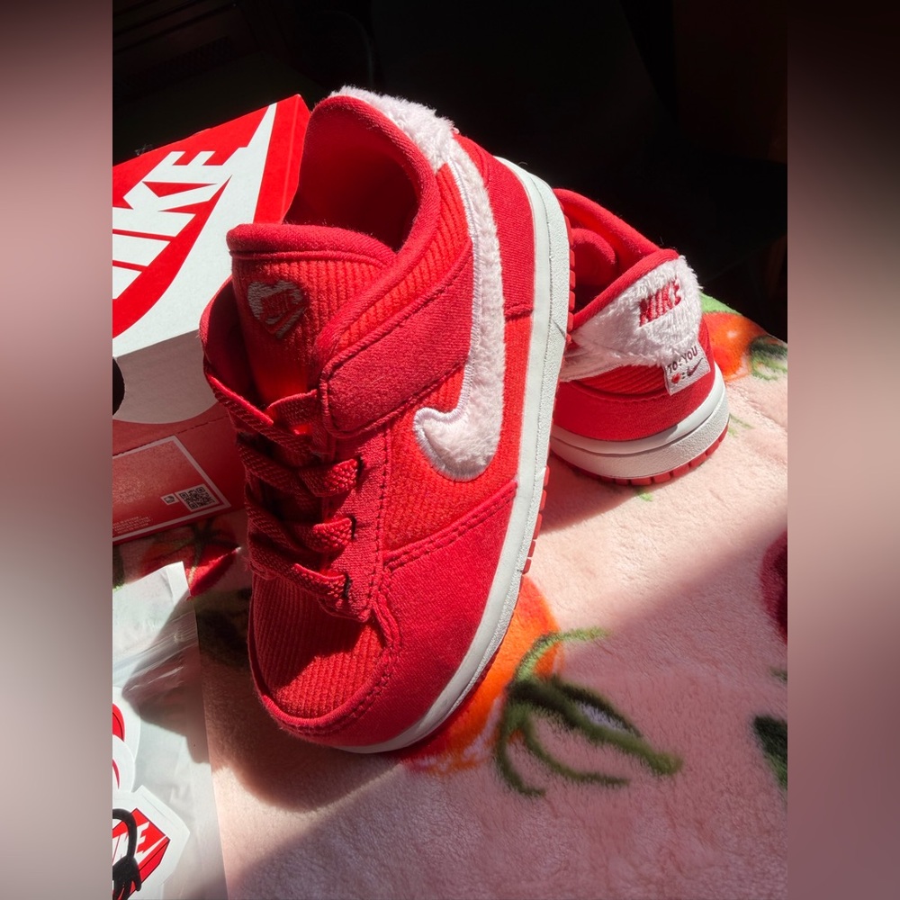 Nike Dunk Low TD Valentine's Day 2024 Red Pink Suede Sneakers Kids Shoes 8c 8 - Picture 9 of 10